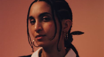 SARAH FARINA