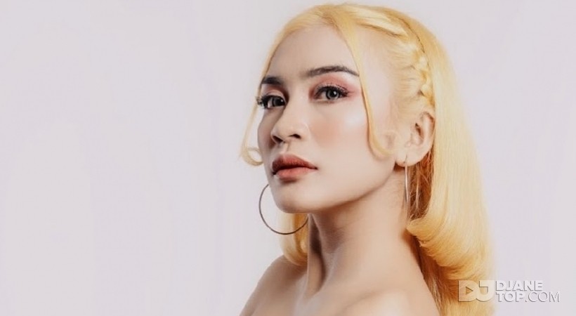 AYU QUEEN