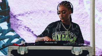 THEBOY.SOLANGE