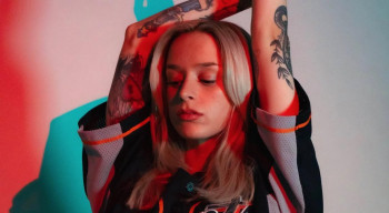 NINA BENDER