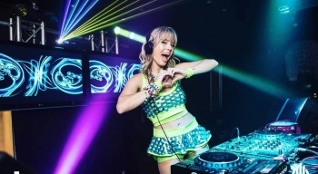 KRYSTAL RAVEGIRL