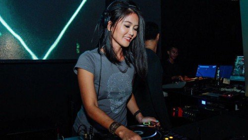 Image publishing: New 'Life's A Pitch 011' mix by DJ Celeste Siam is already uploaded on Djane Top!