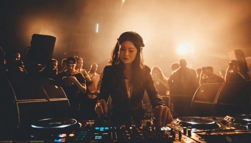Image publishing: Check out B2B Mix Club Vibe Sounds by DJ Eli Iwasa and Murphy on DjaneTop!