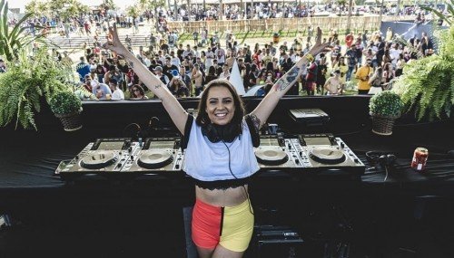 Image publishing: Check out fresh Mix by DJ Emelly Bergamasco for House Mafia Players on DjaneTop!