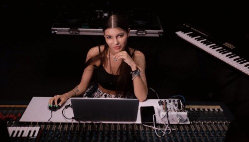 Image publishing: New release “SYNERGY” by DJ Armina is OUT!