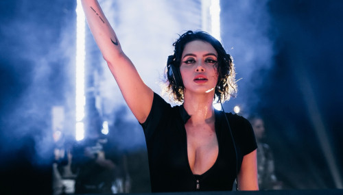 Image publishing: New release "Pressure" by DJ Sara Landry , LEGZDINA is OUT!
