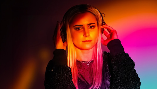 Image publishing: New Remix "Booyah" by DJ Oskana is OUT! 