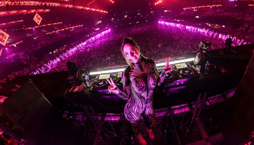 Image publishing: New release "HYPNOTISED" by DJ Mish & Carola is OUT!