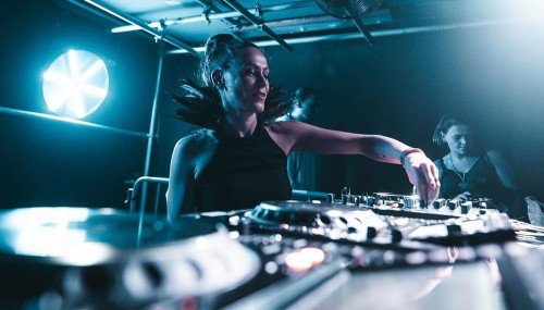 Image publishing: New release "Deeper" by DJ Mira Falkenstein is OUT! 