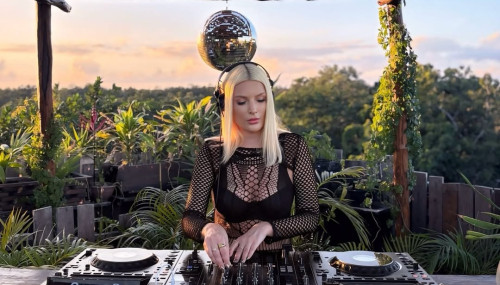 Image publishing Live Set by DJ Niza from Tulum on our website!