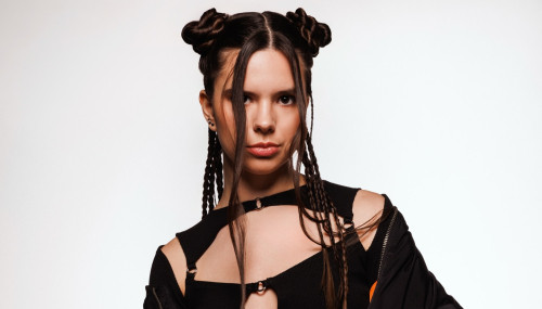 Image publishing 'Chicks' EP by DJ Amber Broos is OUT!
