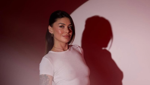 New Remix 'dancing on my own' by Maeva Carter is OUT!