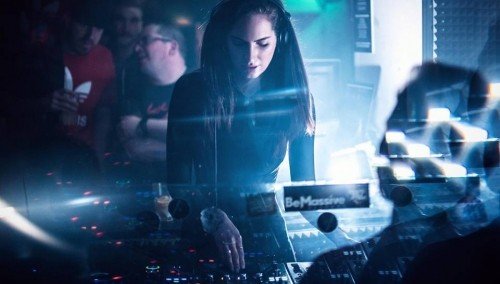 Image publishing: CHECK OUT NEW LIVE TECHNO SET BY DJ LILLY PALMER!